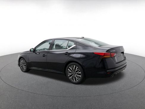 Used 2026 Nissan Altima 2.5 SV FWD image 7