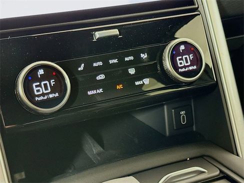 New 2026 Land Rover Discovery Dynamic SE image 23