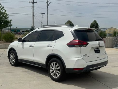 Used 2020 Nissan Rogue SV FWD image 3