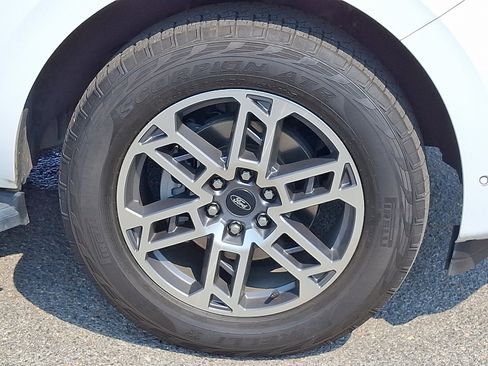 Used 2025 Ford Expedition Active AWD/4WD image 8