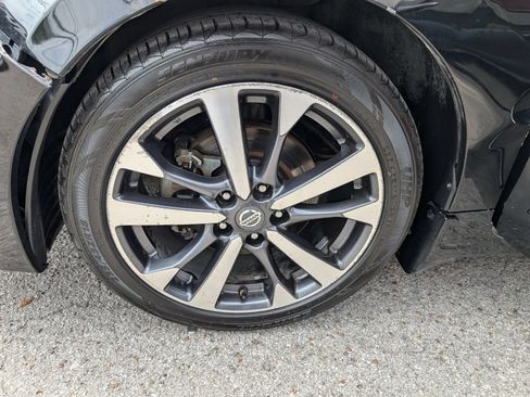 Used 2017 Nissan Altima 2.5 SR w/ LED Appearance Package FWD image 27