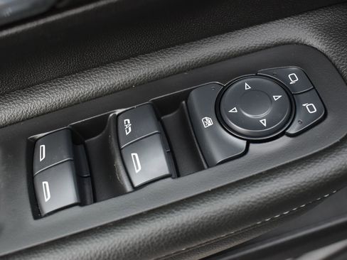 Used 2024 GMC Terrain SLE image 13