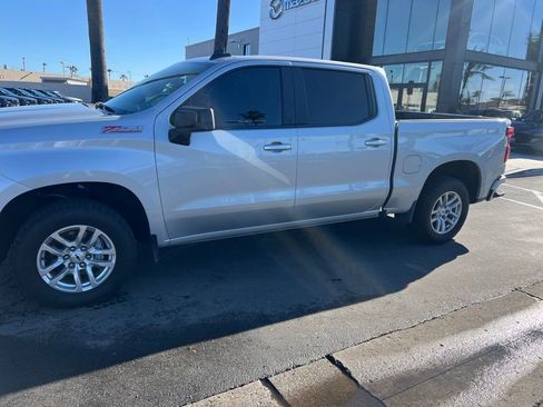 Used 2021 Chevrolet Silverado 1500 RST image 2