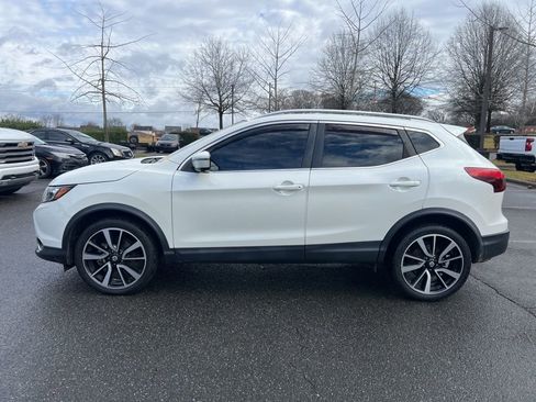Used 2017 Nissan Rogue Sport SL w/ SL Premium Package image 2