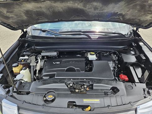 Used 2020 Nissan Pathfinder S AWD/4WD image 25
