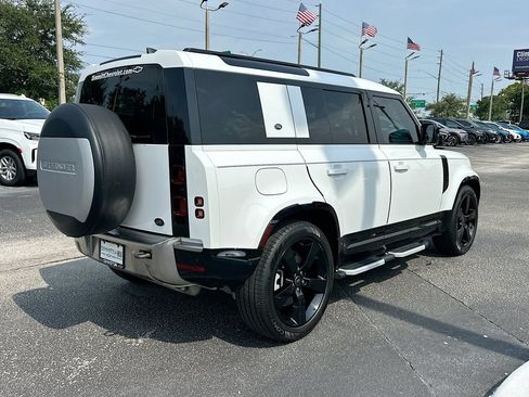 Used 2023 Land Rover Defender 110 SE AWD/4WD image 5