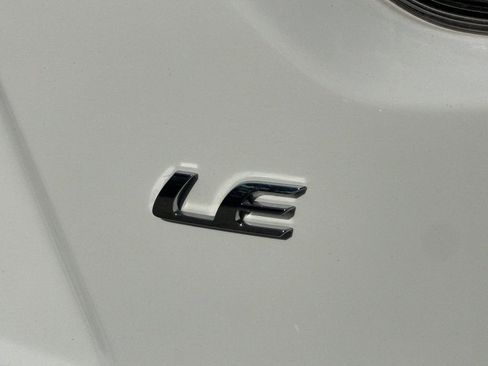 Used 2025 Toyota Corolla LE FWD image 8
