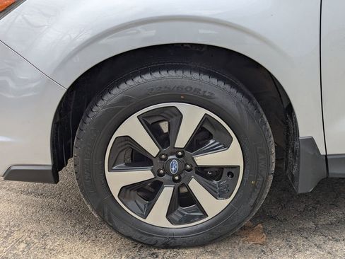 Used 2017 Subaru Forester 2.5i Premium image 12