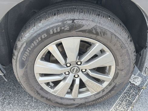Certified 2025 Nissan Pathfinder S FWD image 7