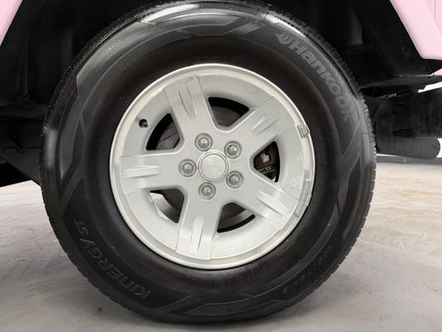 Used 2004 Jeep Wrangler Sahara w/ Dual Top Group AWD/4WD image 82