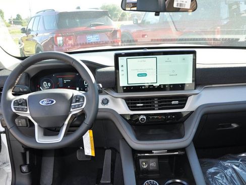 New 2025 Ford Explorer Active w/ Active Comfort Package image 12