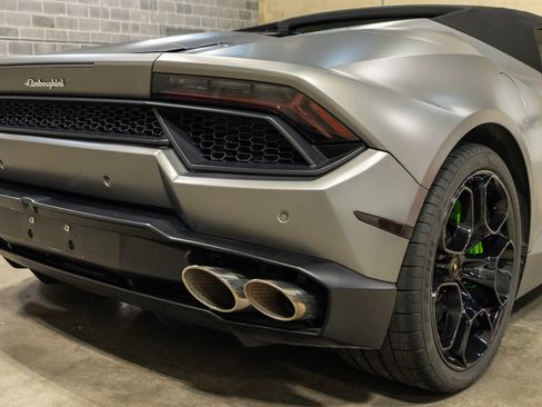 Used 2017 Lamborghini Huracan LP 580-2 RWD image 30