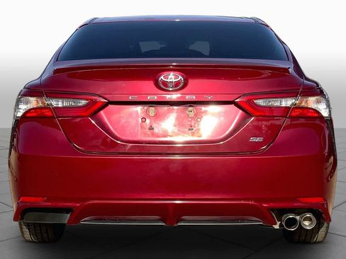 Used 2018 Toyota Camry SE w/ Moonroof Package FWD image 5