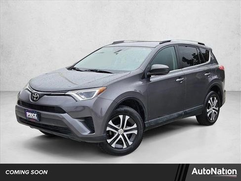 Used 2018 Toyota RAV4 LE FWD image 1