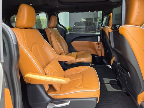Certified 2022 Chrysler Pacifica Pinnacle FWD image 20