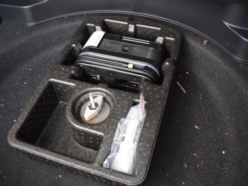 Used 2019 Jeep Cherokee Latitude w/ Popular Appearance Group image 30