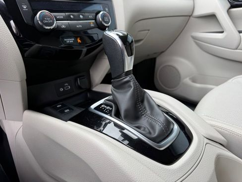 Certified 2022 Nissan Rogue Sport SL image 29