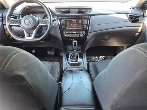 Used 2020 Nissan Rogue SV FWD image 16