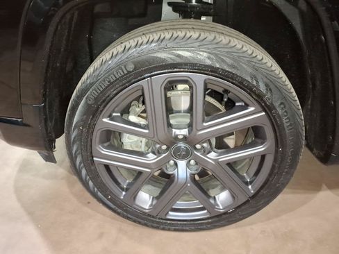 Used 2025 Jeep Compass Limited w/ High Altitude Package AWD/4WD image 3