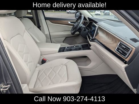 Used 2024 Volkswagen Atlas SE image 31