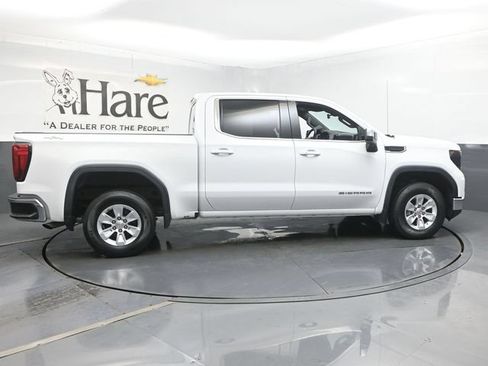 Used 2022 GMC Sierra 1500 SLE AWD/4WD image 36