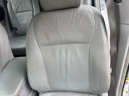 Used 2010 Toyota Highlander Limited FWD image 14