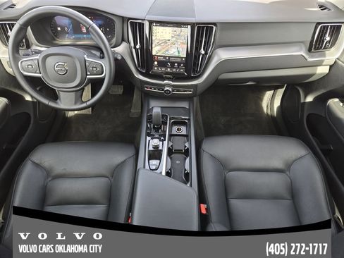 Certified 2025 Volvo XC60 B5 Core image 24