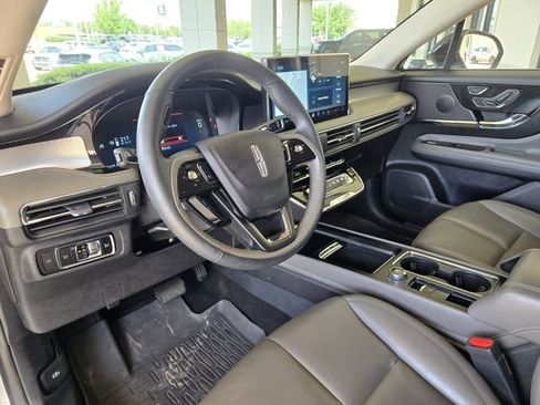Used 2024 Lincoln Corsair FWD image 12