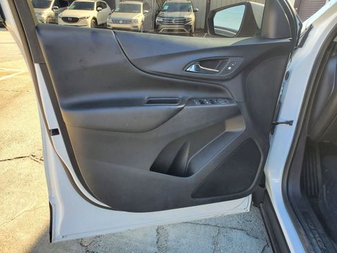 Used 2019 Chevrolet Equinox LT image 16