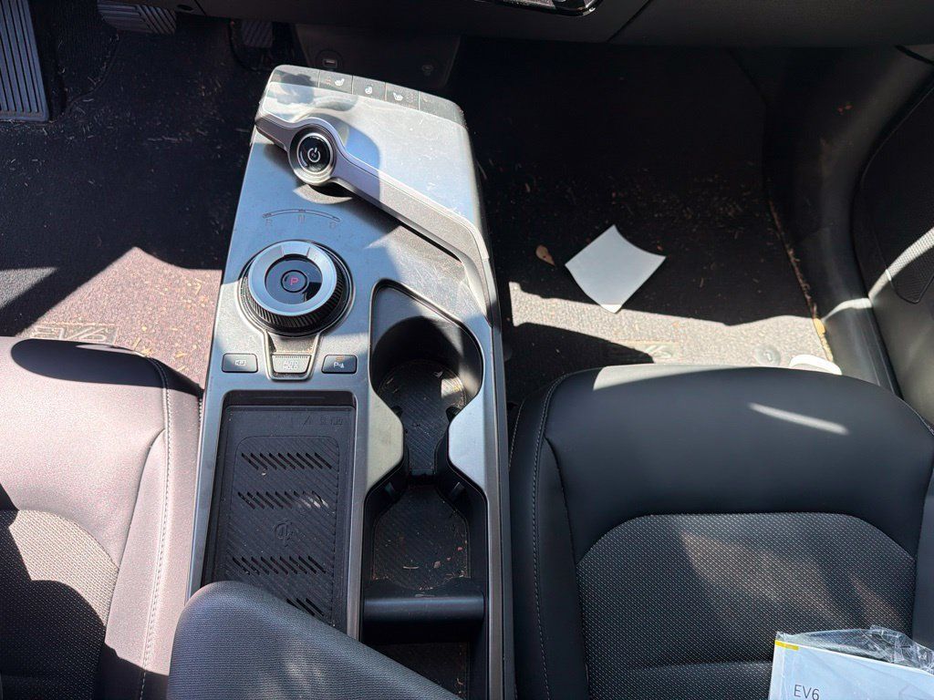 Used 2024 Kia EV6 Light AWD/4WD image 15