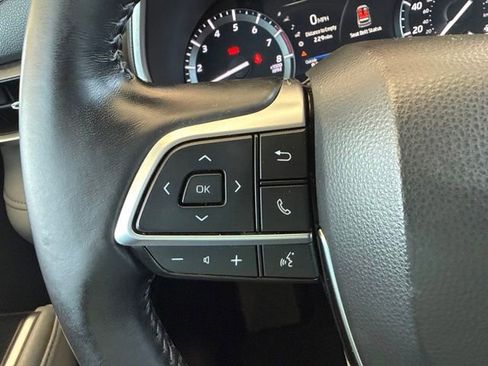 Used 2021 Toyota Highlander XLE FWD image 16