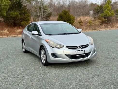 Used 2011 Hyundai Elantra GLS w/ Navigation Pkg 4 image 1