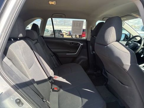 Used 2019 Toyota RAV4 LE image 21