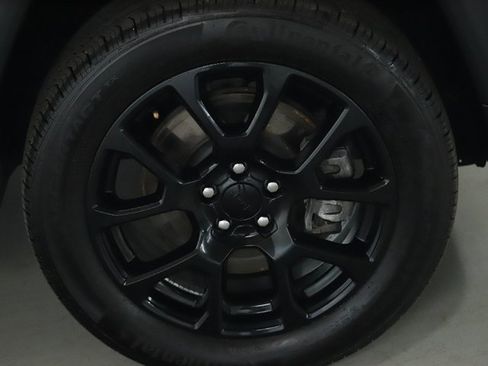 Used 2023 Jeep Compass Altitude image 10