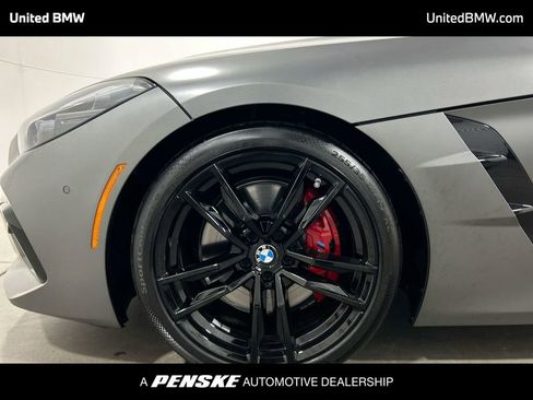 Used 2024 BMW Z4 M40i w/ Premium Package image 10