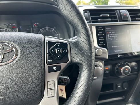 Used 2020 Toyota 4Runner SR5 image 19