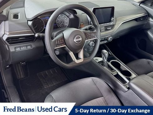 Used 2024 Nissan Altima 2.5 SV image 11