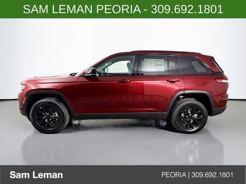 New 2025 Jeep Grand Cherokee Laredo image 4