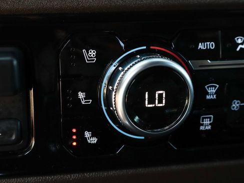 Used 2023 GMC Sierra 1500 SLT w/ SLT Premium Package AWD/4WD image 42