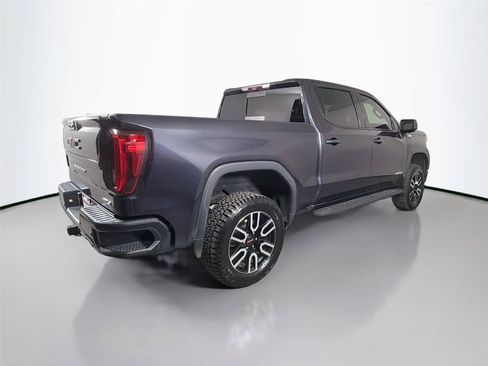 Used 2022 GMC Sierra 1500 AT4 w/ Technology Package AWD/4WD image 6