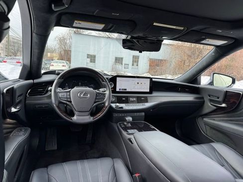 Used 2024 Lexus LS 500 AWD w/ Interior Upgrade Package image 14