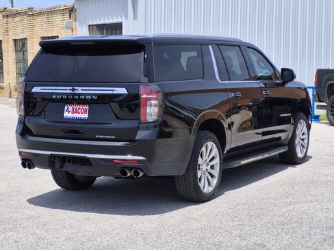 Used 2022 Chevrolet Suburban Premier w/ Max Trailering Package AWD/4WD image 6