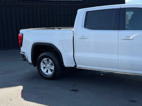 Used 2023 GMC Sierra 1500 SLE AWD/4WD image 4