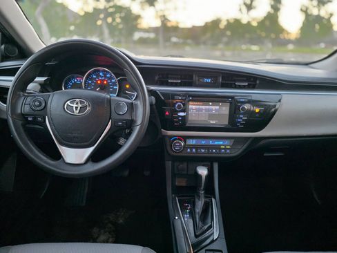 Used 2016 Toyota Corolla LE FWD image 19