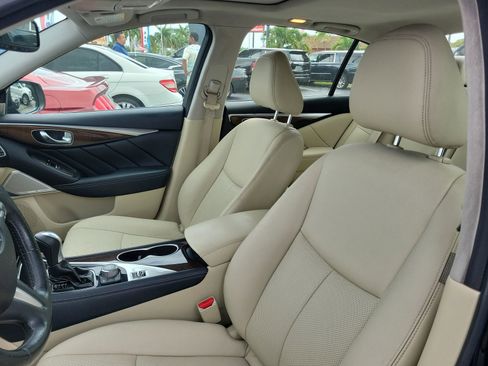 Used 2017 INFINITI Q50 3.0t Premium w/ Driver Assistance Package RWD image 12