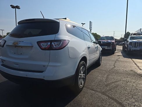 Used 2017 Chevrolet Traverse LT FWD image 6