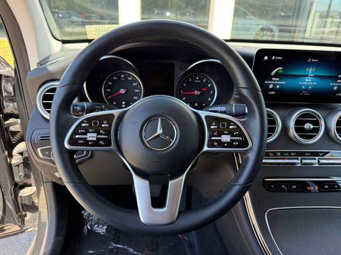 Used 2022 Mercedes-Benz GLC 300 image 31