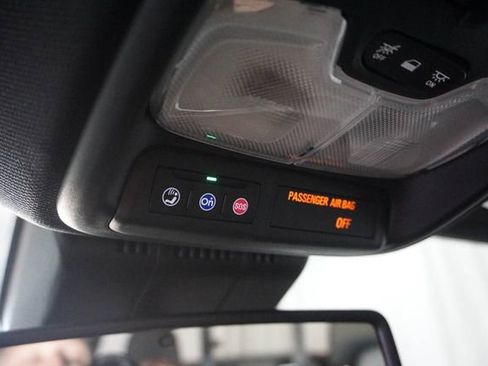 Used 2025 Chevrolet Colorado ZR2 w/ Technology Package AWD/4WD image 20
