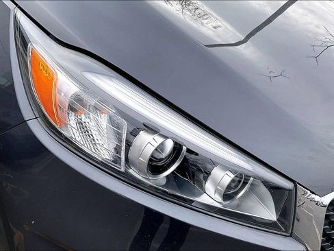Used 2017 Kia Sorento AWD image 32