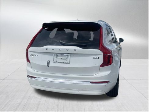 New 2025 Volvo XC90 B6 Ultra w/ Lounge Package image 4